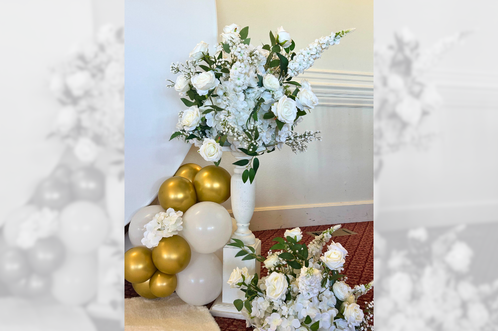 Elegant bouquet of flowers with balloons